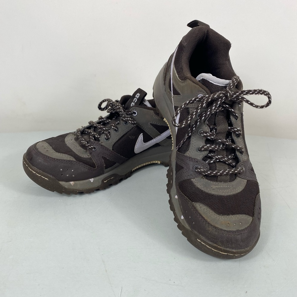 Nike Athletic Shoes size 9 ACG
